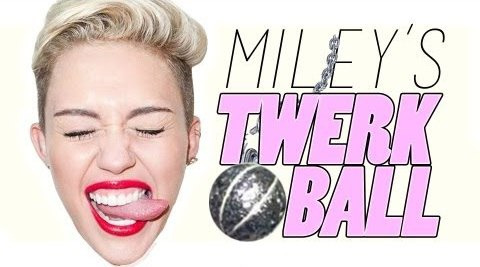PewDiePie — s04e434 — Miley Cyrus: Twerk Ball