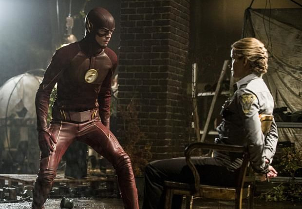 The Flash — s02e02 — Flash of Two Worlds