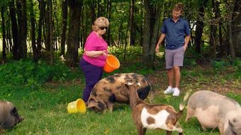 Chrisley Knows Best — s08e11 — Faye's Pig Adventure