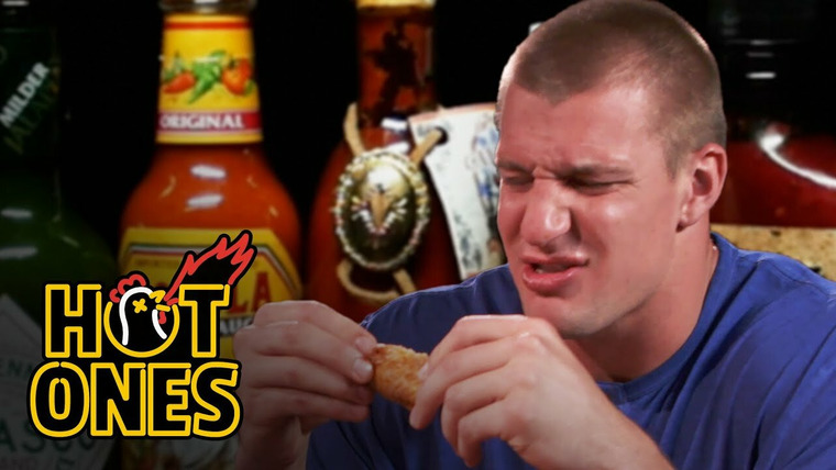 Горячие — s02e16 — Rob Gronkowski Gets Blindsided by Spicy Wings