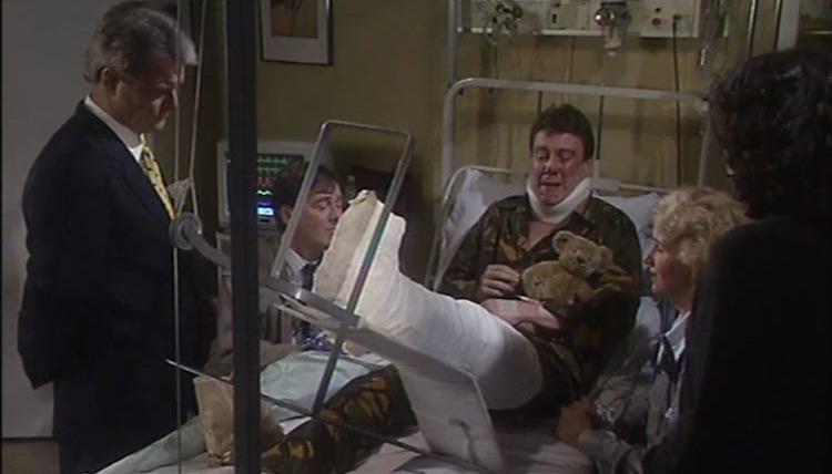Drop the Dead Donkey — s05e10 — Luck