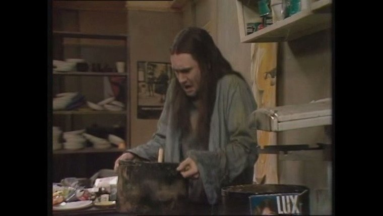 The Young Ones — s01e01 — Demolition