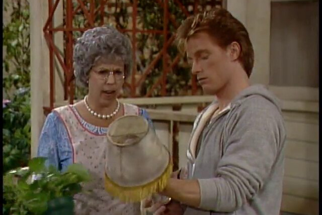 Mama's Family — s04e05 — A Big Hand for Mama