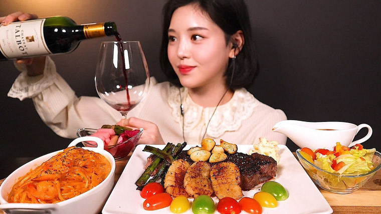 문복희 Eat with Boki — s01e124 — SUB)연말기념🎉 한우 채끝 스테이크에 관자버터구이, 쉬림프 로제 파스타 먹방 (feat.와인🍷) Steak&Rosé Pasta Mukbang ASMR