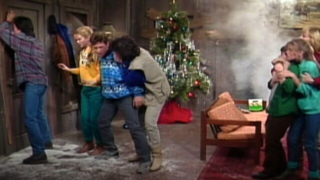 Charles in Charge — s03e01 — Yule Laff