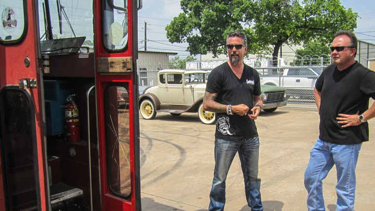 Быстрые и громкие — s03e01 — Ferrari Fix (1) / Dead Head Bus
