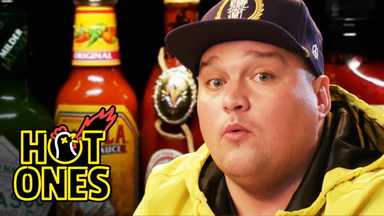 Горячие — s03e08 — Charlie Sloth Makes His Mum Proud Eating Spicy Wings