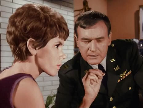 I Dream of Jeannie — s01e18 — Is There an Extra Genie in the House?
