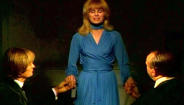 Sapphire and Steel — s02e05 — The Railway Station (5)