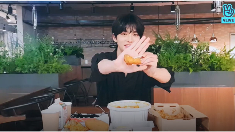Stray Kids — s2019e261 — [Live] Will you have dinner with HYUNJIN?