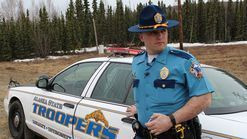 Полицейские на Аляске — s03e01 — Beers & Bears