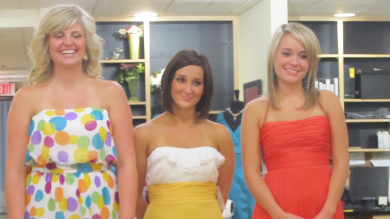 Say Yes to the Dress: Bridesmaids — s02e18 — Say Yes to the Short Dress
