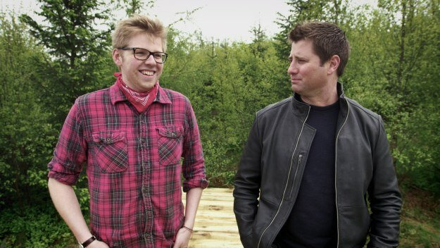 George Clarke's Amazing Spaces — s01e02 — Bolt-hole, Shipping Containers and a Caravan