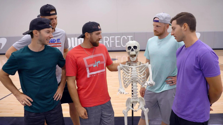 The Dude Perfect Show — s03e01 — Trick Shots and Treats