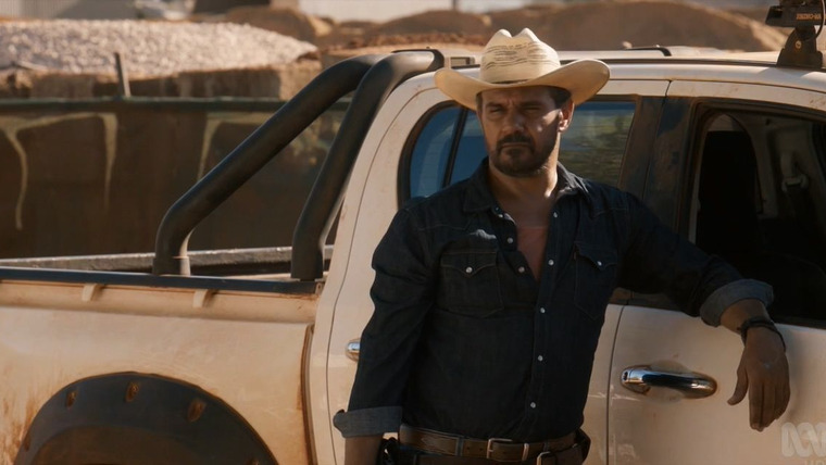 Mystery Road — s02e01 — The Road