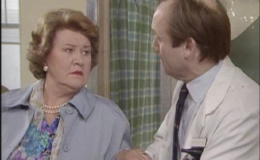 Keeping Up Appearances — s01e01 — Daddy's Accident