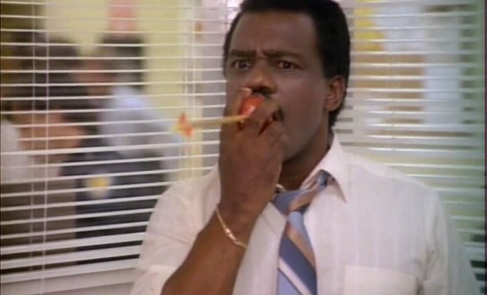 Кувалда — s01e02 — Hammer Gets Nailed