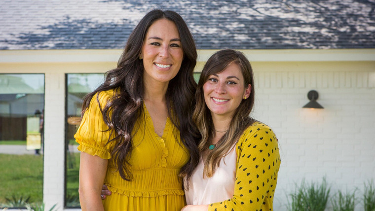 Fixer Upper — s05e06 — Flip House to Family Project