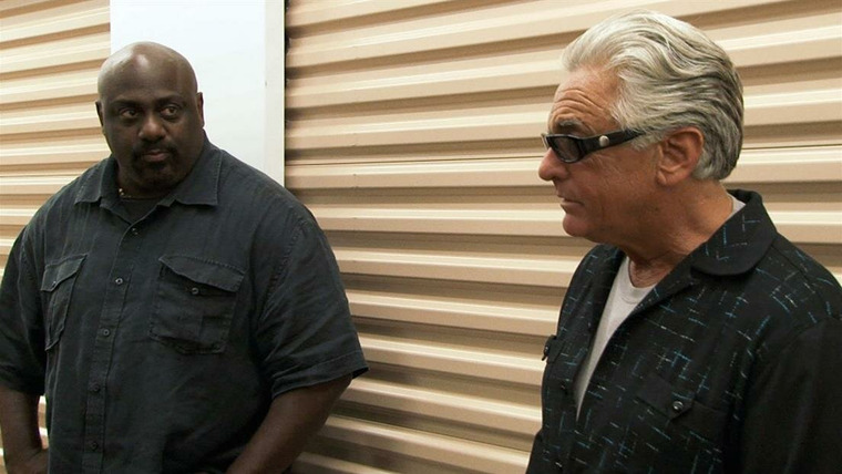 Storage Wars — s03e25 — Tustin, Bee Have a Problem