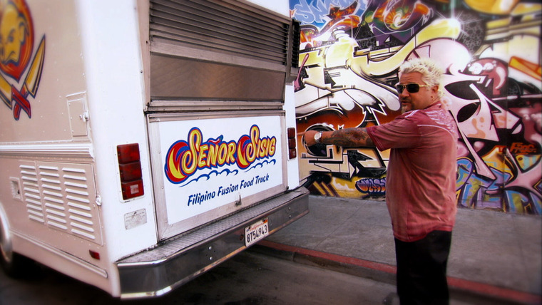 Diners, Drive-Ins and Dives — s2013e27 — Cannoli, Fritters and Wings