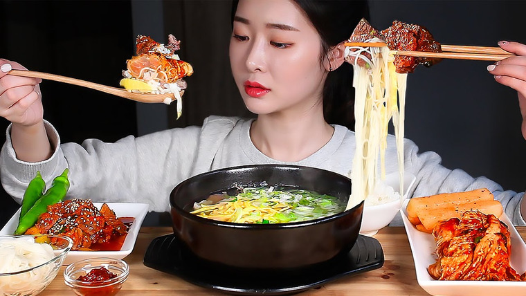 푸메 Fume — s02e30 — ASMR Суп из говяжьих костей Вареная говядина суп с рисом MUKBANG EATING SHOW