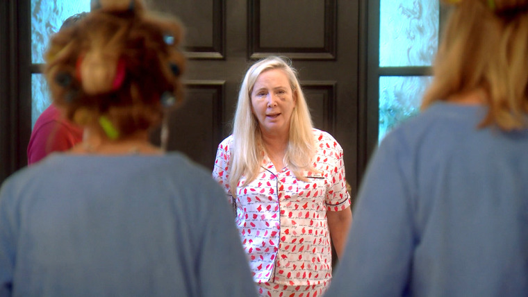 The Real Housewives of Orange County — s13e17 — Friends and Enemas