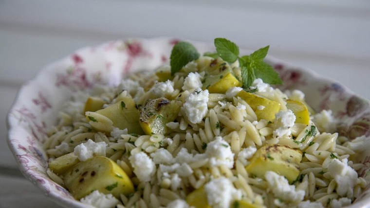 5 Ingredient Fix — s02e09 — Skinny Jeans Supper