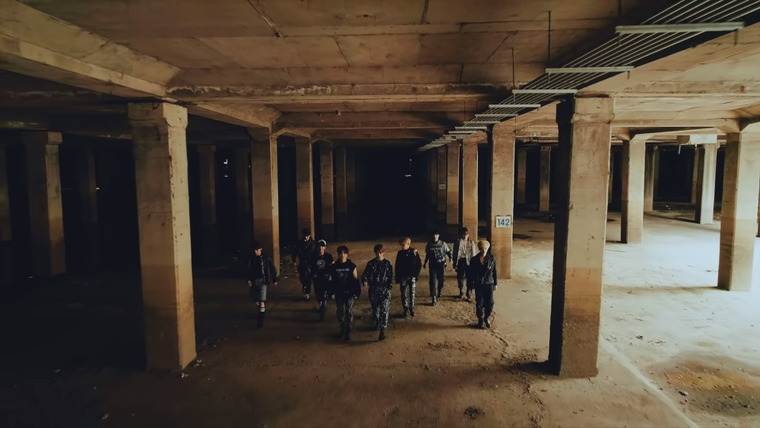 Stray Kids — s2019e75 — [UNVEIL: TRACK] Clé 1: MIROH «Victory Song»