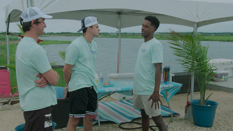 Forever Summer: Hamptons — s01e03 — The Summer With Two Hotties