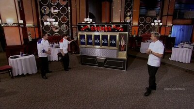 Адская кухня — s10e09 — 11 Chefs Compete, Part 1