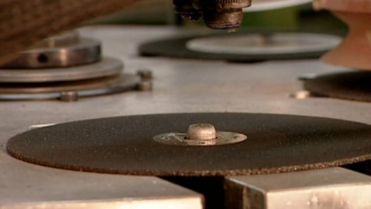 Как это работает? — s04e05 — Grinding Wheels, Compost, Window Blinds, Milk