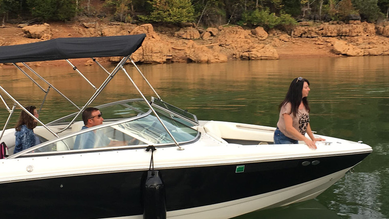 Lakefront Bargain Hunt — s2018e02 — Permanent Pad on Norris Lake, Tennessee