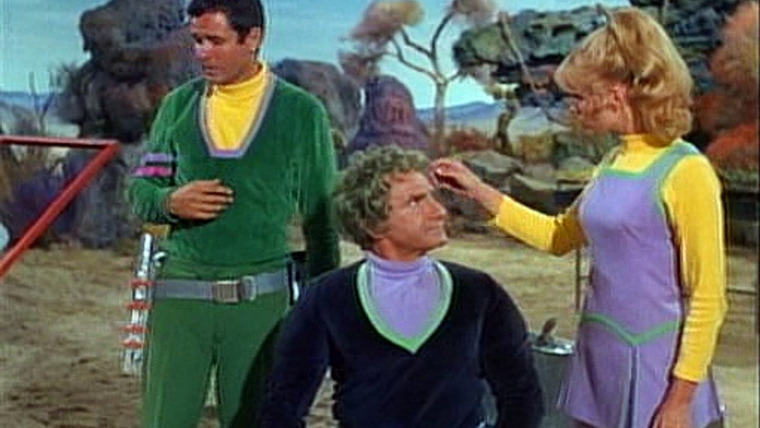 Irwin Allen's Lost in Space — s03e09 — Collision of Planets