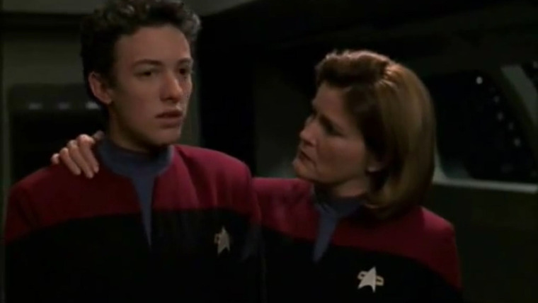 Star Trek: Voyager — s07e19 — Q2