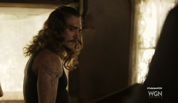 Outsiders — s02e07 — Home for Supper