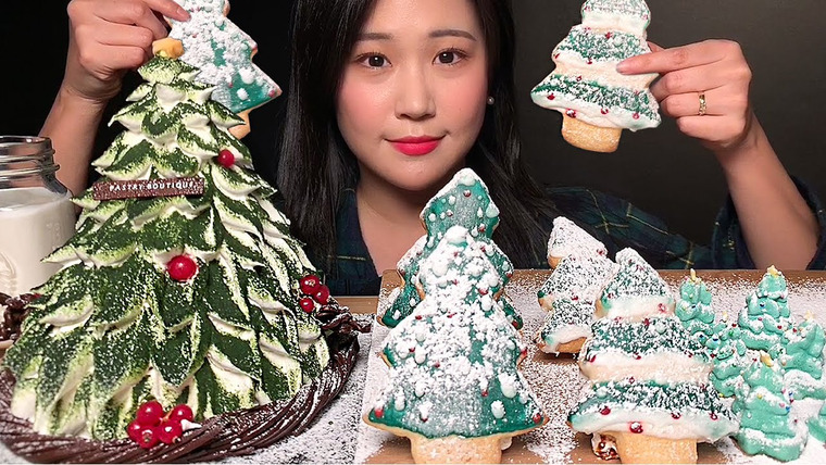 Yura ASMR 유라 — s01e30 — 크리스마스 기념🎄신라호텔 케이크, 쿠키, 머랭쿠키 먹방🍰 ASMR CHRISTMAS CAKE, COOKIES, MERINGUE COOKIES MUKBANG EATING SOUNDS
