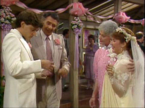 The Golden Girls — s01e02 — Guess Who's Coming to the Wedding?