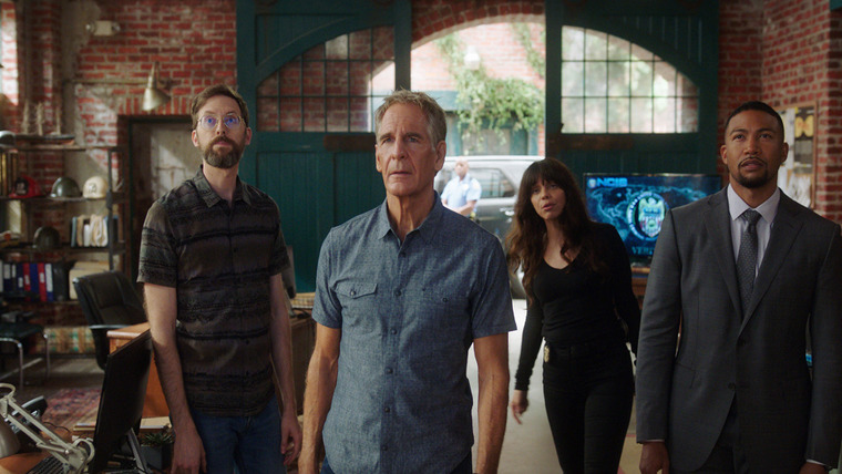 NCIS: New Orleans — s07e01 — Something in the Air, Part I
