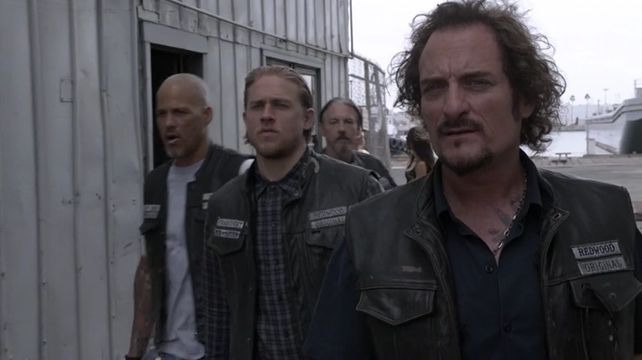 Sons of Anarchy — s07e03 — Playing with Monsters