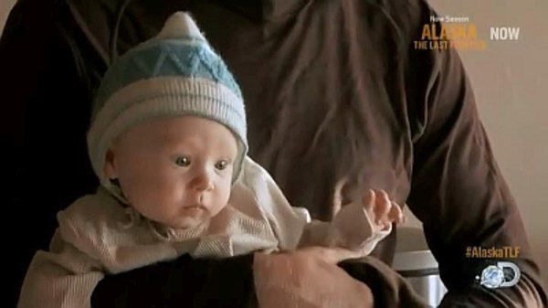 Аляска: Последний рубеж — s04e01 — A Mild Winter
