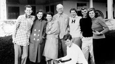 Американское приключение — s05e02 — The Kennedys: Part 2