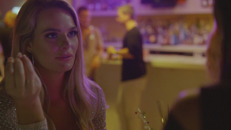 Siesta Key — s03e05 — Why Are You With Somebody Who Doesn't Deserve You?