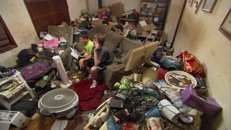 Hoarding: Buried Alive — s06e01 — You're Not Taking My Kids