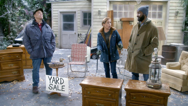 The Conners — s04e08 — Yard Sale, Phone Fail, and a College Betrayal