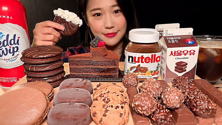 Yura ASMR 유라 — s01e14 — 초콜릿 디저트먹방~! 🍫🍪 ASMR CHOCOLATE DESSERT MACARON COOKIES CAKE CHOCOLATE BARS EATING SOUND MUKBANG