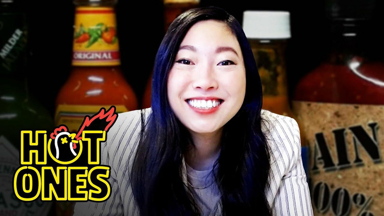 Hot Ones — s14e04 — Awkwafina Gets Hot and Cold While Eating Spicy Wings