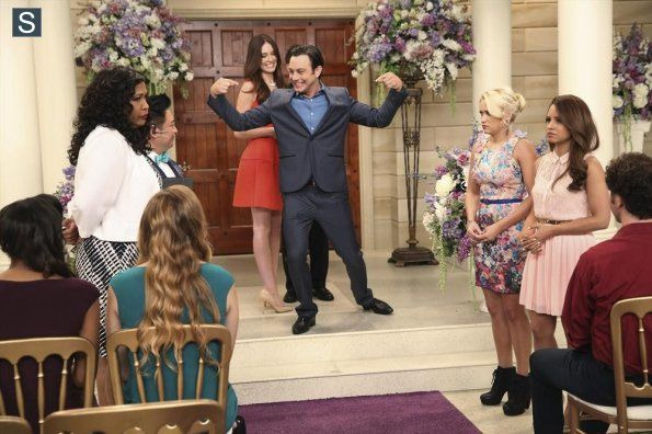 Young & Hungry — s01e10 — Young & Thirty (...and Getting Married!)