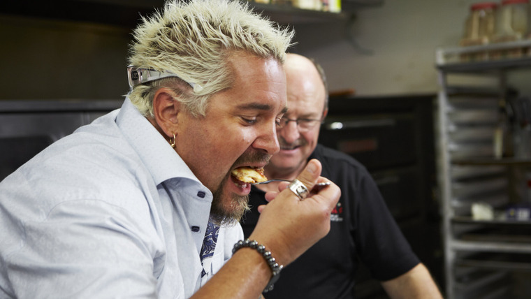 Diners, Drive-Ins and Dives — s2013e32 — Pork, Pasta and Barbecue