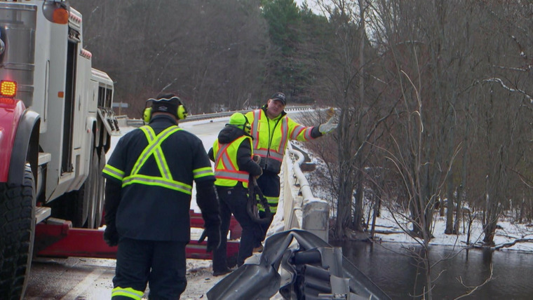 Heavy Rescue: 401 — s06e10 — Get Back Up