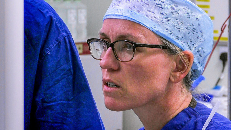 Surgeons: At the Edge of Life — s02e06 — Every Second Counts
